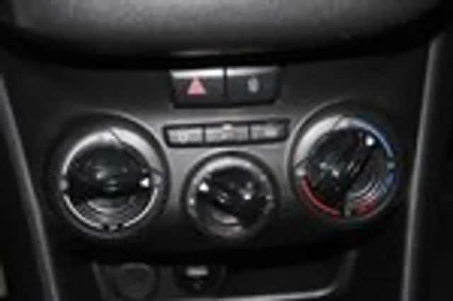 Peugeot 208 (2018) thumbnail 11