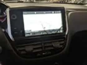 Peugeot 208 (2018) thumbnail 12