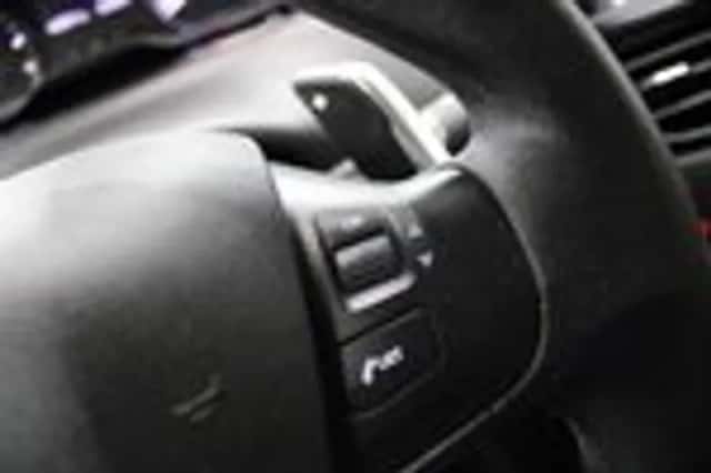 Peugeot 208 (2018) thumbnail 15