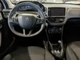 Peugeot 208 (2018) thumbnail 9