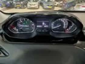Peugeot 208 (2013) thumbnail 12