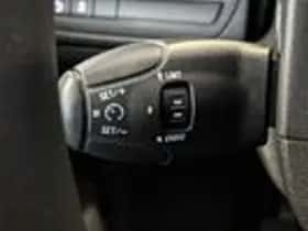 Peugeot 208 (2013) thumbnail 15