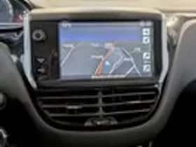 Peugeot 208 (2013) thumbnail 16