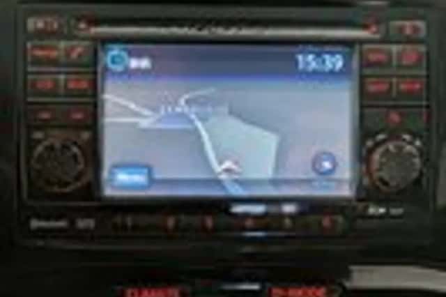 Nissan Juke (2011) thumbnail 19