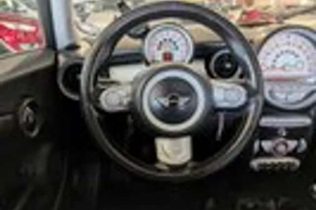 MINI Mini (2010) thumbnail 11