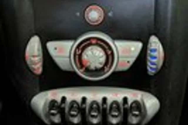 MINI Mini (2010) thumbnail 17