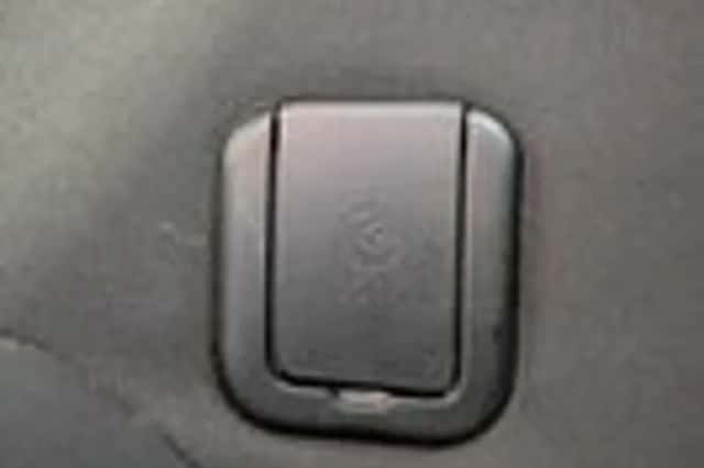 MINI Mini (2010) thumbnail 9