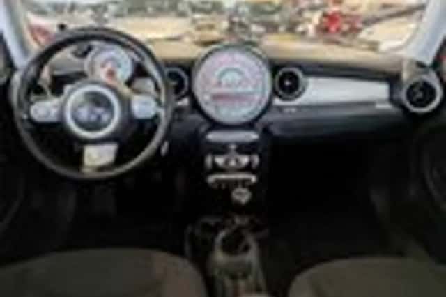 MINI Mini (2010) thumbnail 10