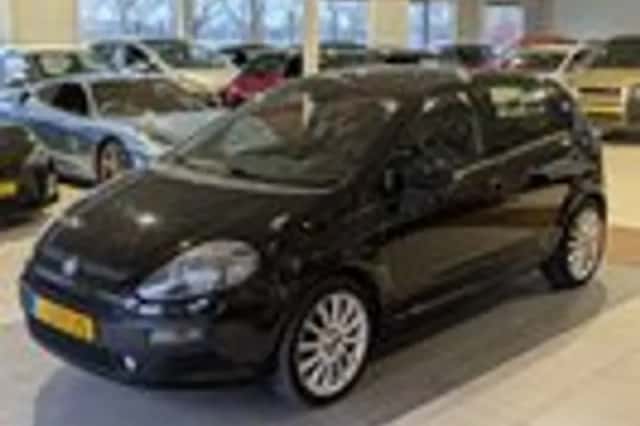 Fiat Punto (2010) thumbnail 2