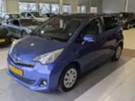Toyota Verso-S (2011) thumbnail 2