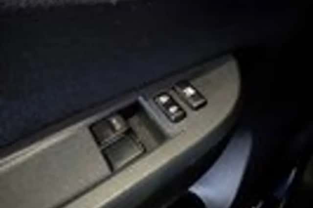Toyota Verso-S (2011) thumbnail 11
