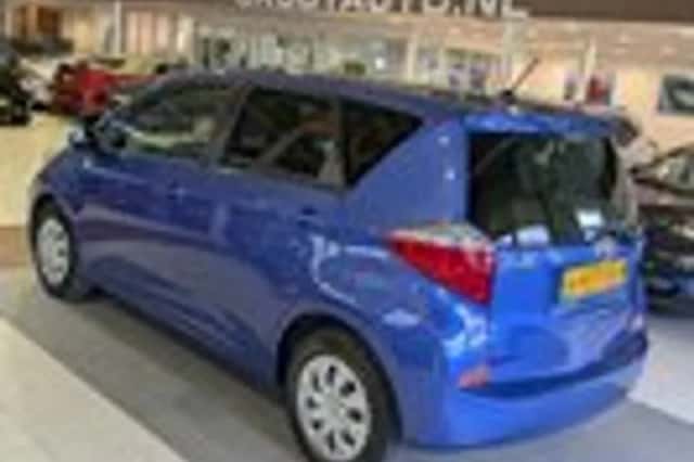 Toyota Verso-S (2011) thumbnail 3