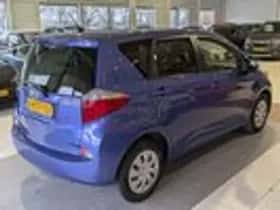 Toyota Verso-S (2011) thumbnail 4