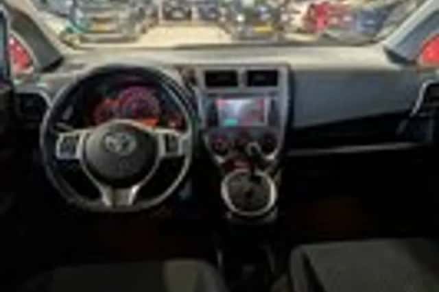 Toyota Verso-S (2011) thumbnail 8