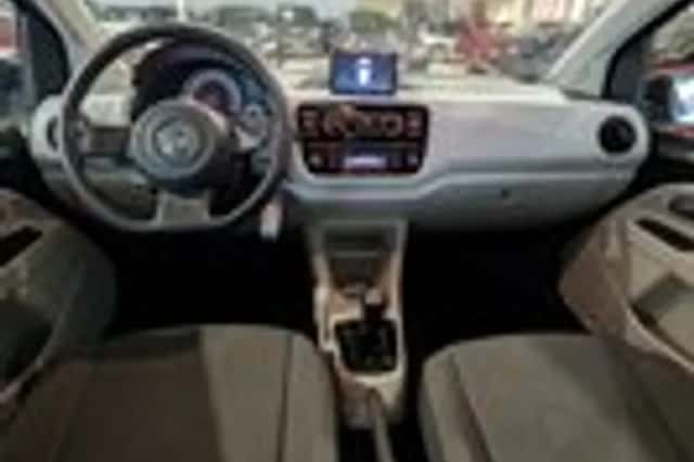 Volkswagen Up! (2012) thumbnail 8