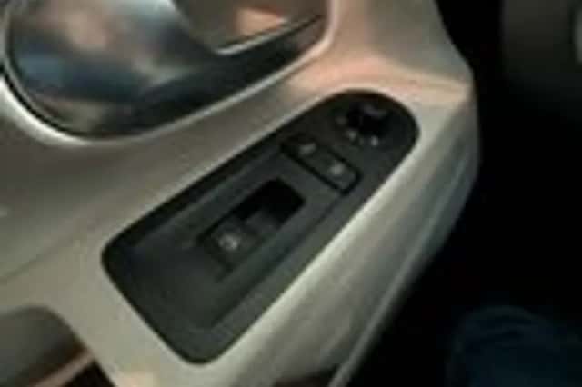 Volkswagen Up! (2012) thumbnail 10