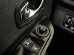 Renault Clio (2015) thumbnail 11