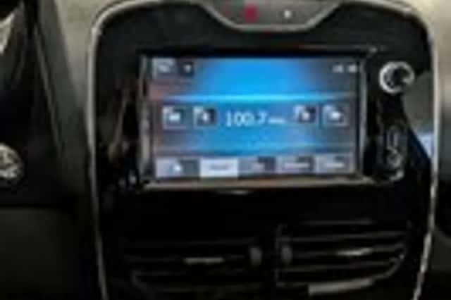 Renault Clio (2015) thumbnail 15