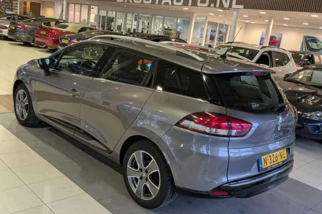 Renault Clio (2015) thumbnail 3