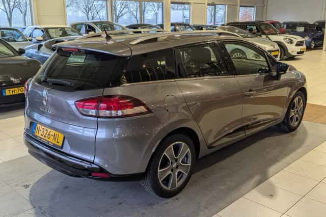 Renault Clio (2015) thumbnail 4