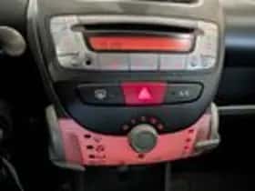 Peugeot 107 (2010) thumbnail 11