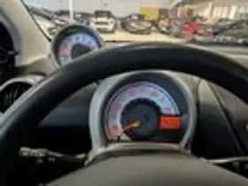 Peugeot 107 (2010) thumbnail 10