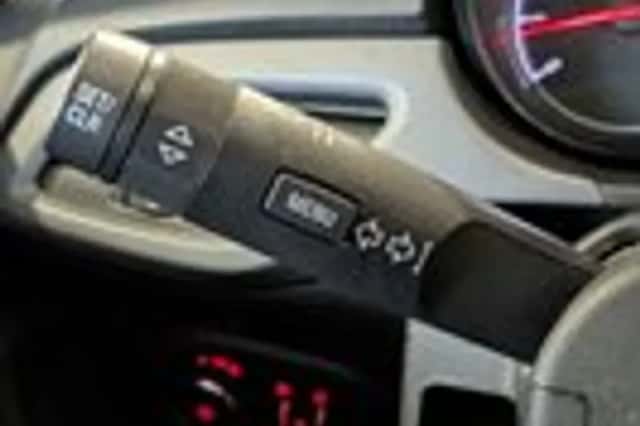 Opel Corsa (2014) thumbnail 12