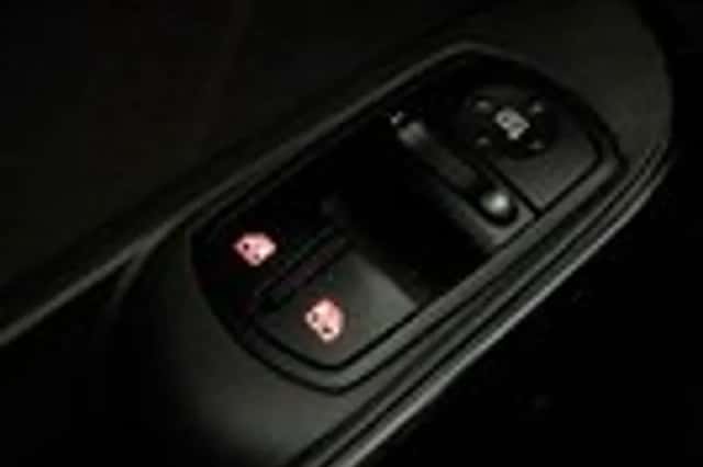 Opel Corsa (2014) thumbnail 15