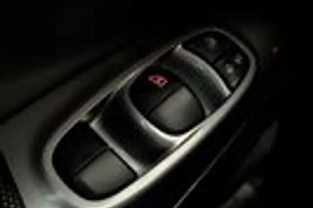 Nissan Juke (2013) thumbnail 17