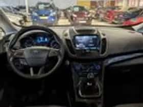 Ford C-Max (2015) thumbnail 9