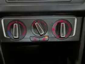 Volkswagen Polo (2016) thumbnail 16