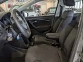 Volkswagen Polo (2016) thumbnail 6