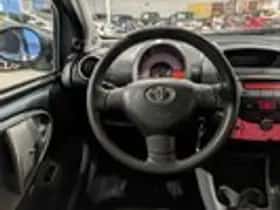 Toyota Aygo (2006) thumbnail 9