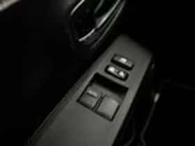 Toyota Yaris (2012) thumbnail 11