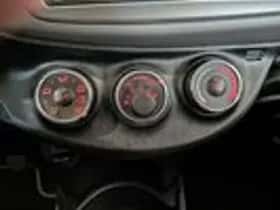Toyota Yaris (2012) thumbnail 17