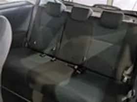 Toyota Yaris (2012) thumbnail 7