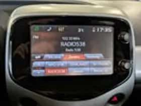 Toyota Aygo (2014) thumbnail 17