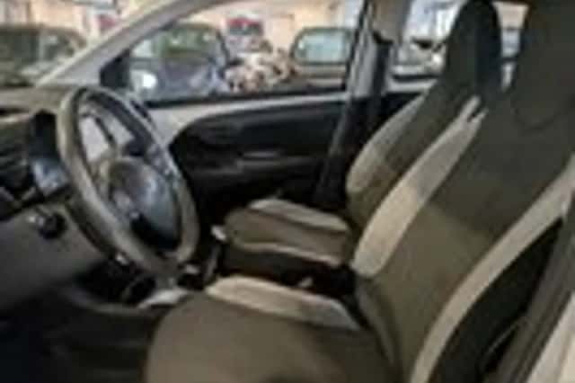 Toyota Aygo (2014) thumbnail 7
