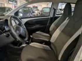 Toyota Aygo (2014) thumbnail 7