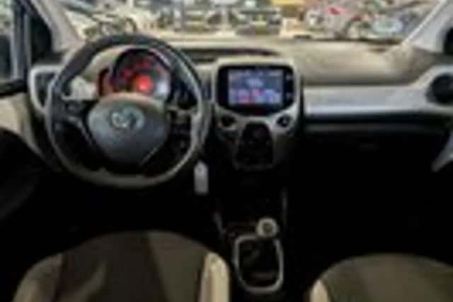 Toyota Aygo (2014) thumbnail 8