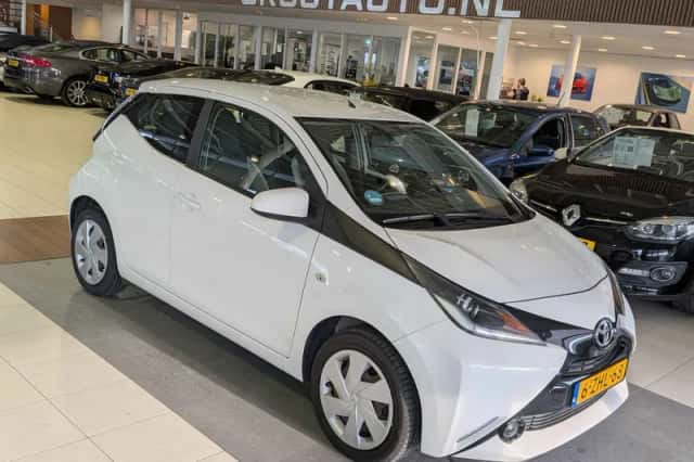Toyota Aygo (2014) thumbnail 1