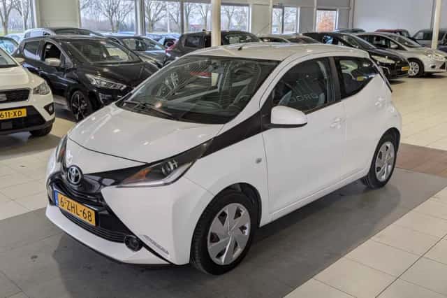 Toyota Aygo (2014) thumbnail 2