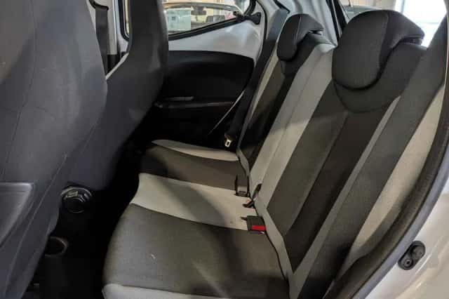 Toyota Aygo (2014) thumbnail 6