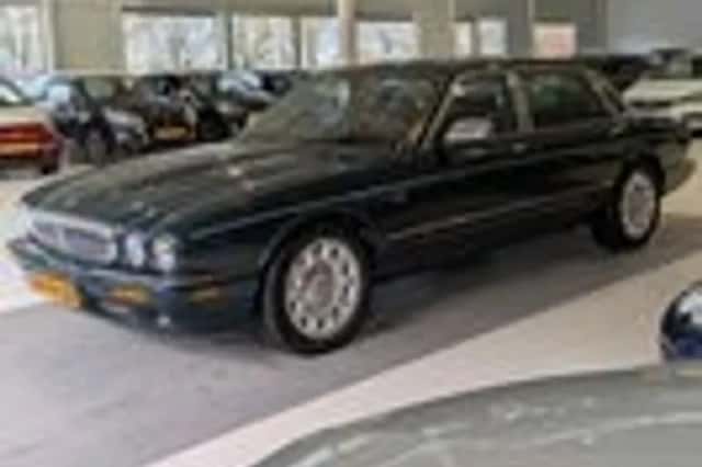 Jaguar XJR (2000) thumbnail 2