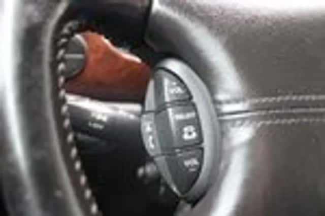 Jaguar XJR (2000) thumbnail 12