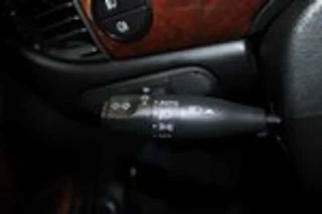 Jaguar XJR (2000) thumbnail 15