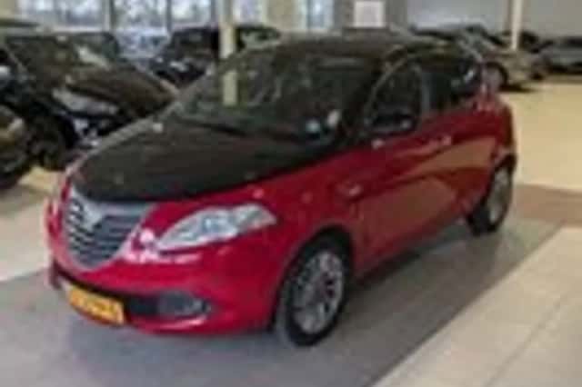 Lancia Ypsilon (2013) thumbnail 2