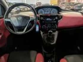 Lancia Ypsilon (2013) thumbnail 9
