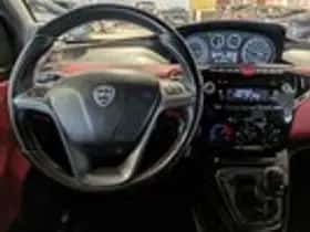 Lancia Ypsilon (2013) thumbnail 10