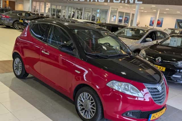 Lancia Ypsilon (2013) thumbnail 1
